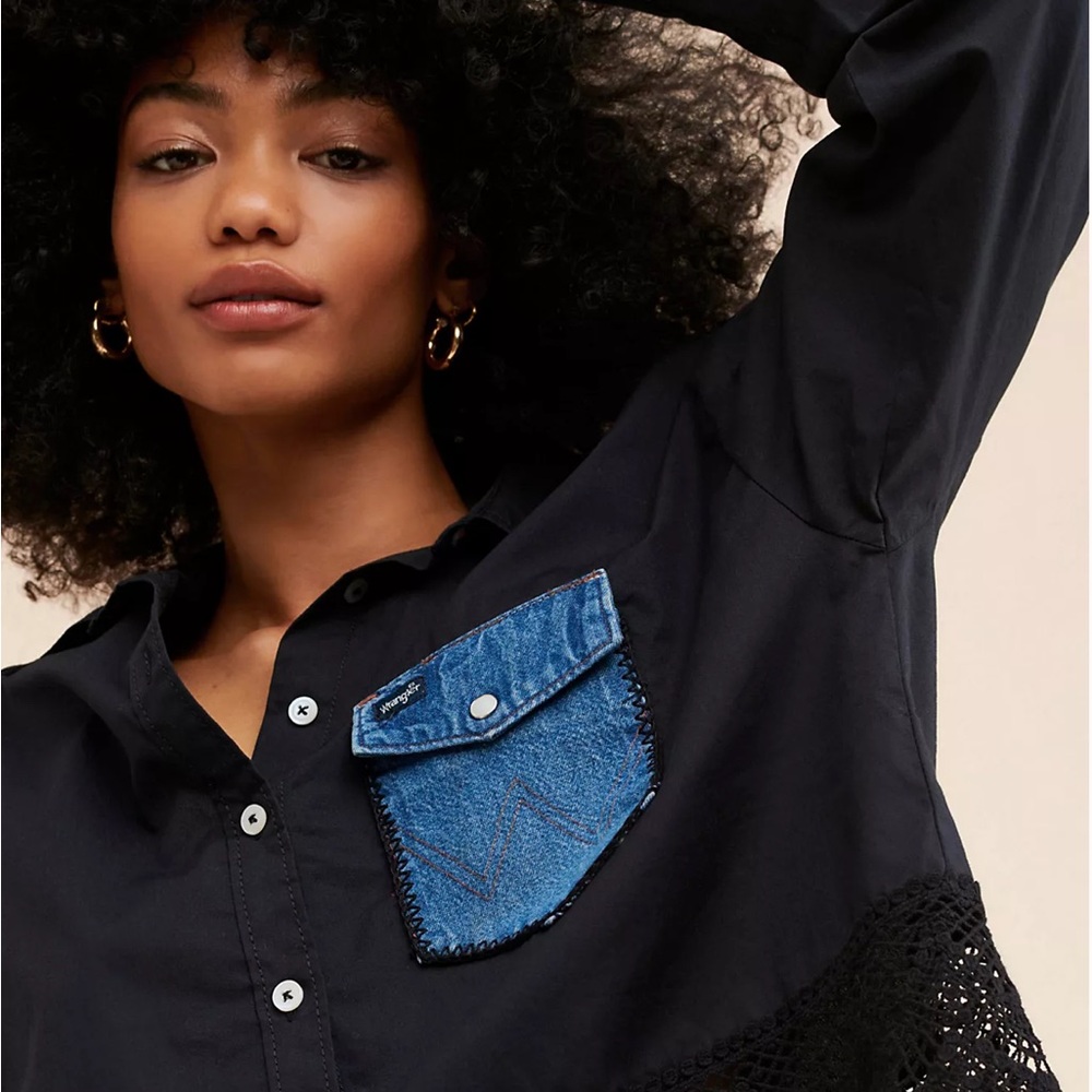Tricia Fix Cropped Lace Button Down 🩵